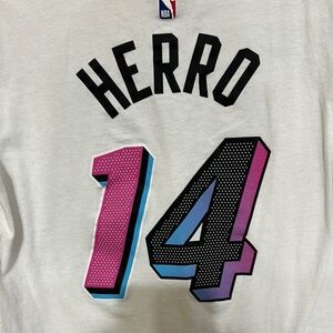 Miami Nike Tyler Herro tee size M